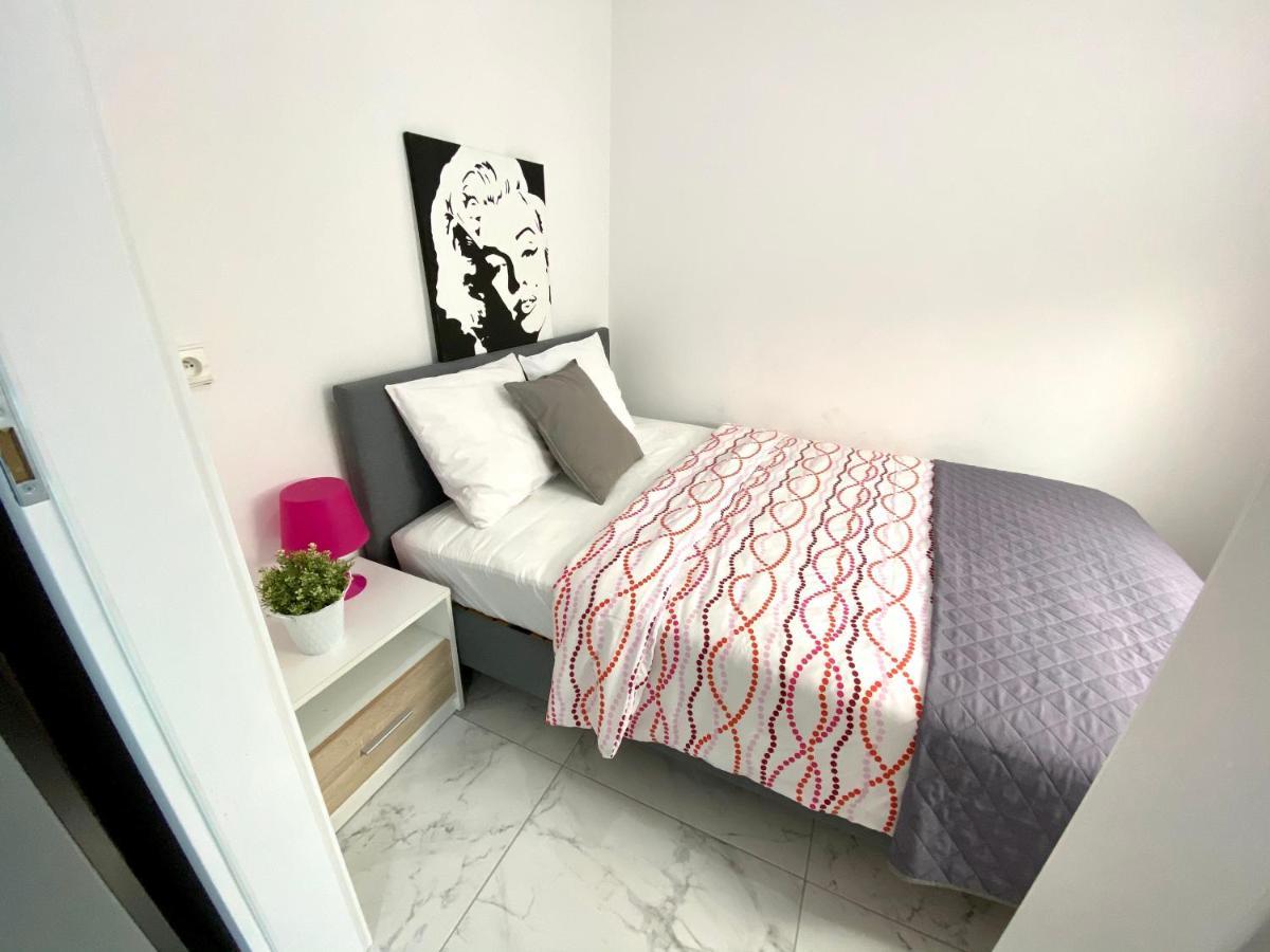 Center Warsaw - Apartmenty Jana Pawla II Dış mekan fotoğraf