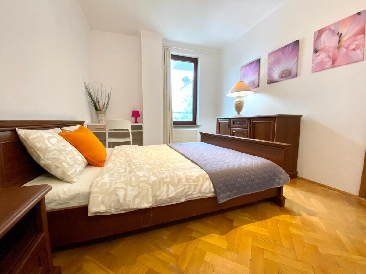 Center Warsaw - Apartmenty Jana Pawla II Dış mekan fotoğraf